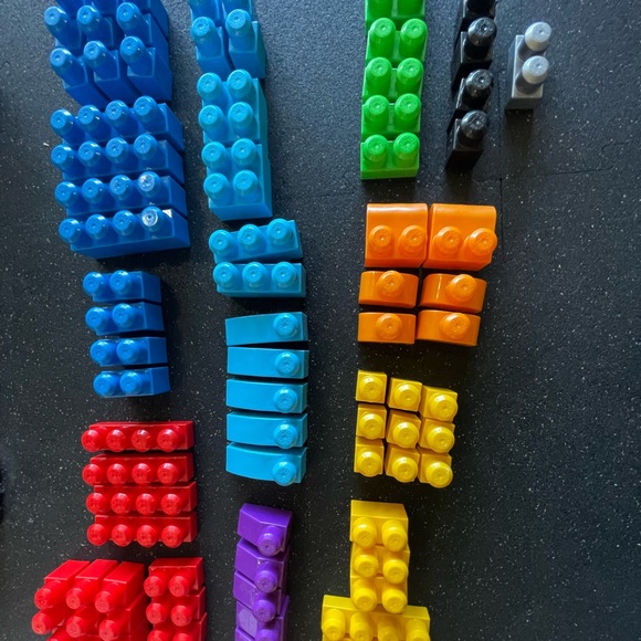 Mega Bloks First Builders Big Building set with 80+ big colorful building blocks - Picture 2 of 11